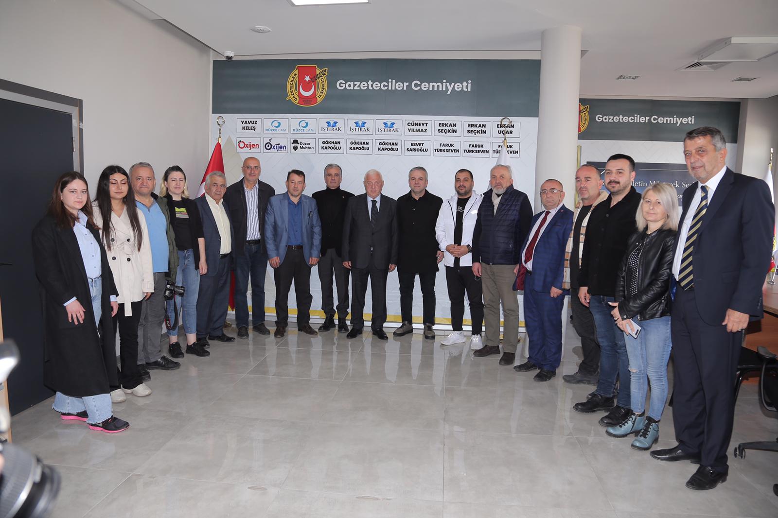 Talih Özcan Düzce Gazeteciler Cemiyetini ziyaret etti
