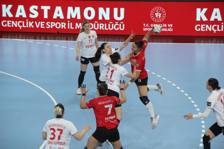 Kadınlar Süper Lig’de Kastamonu Belediyesi öne geçti