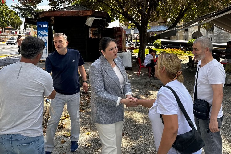 Edirne’de yanan dükkan sahiplerine AK Parti’den ziyaret