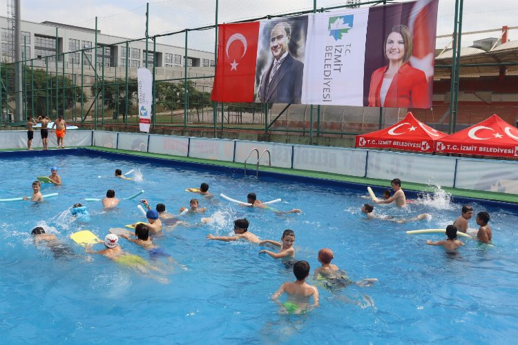 İzmit’te sportif yüzme havuzu açıldı