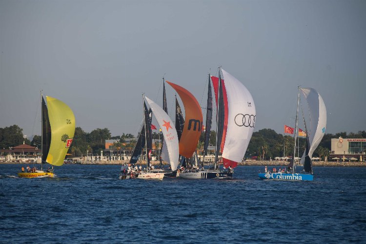 Olympos Regatta için start verildi… 26 tekne İstanbul’dan Mudanya’ya yelken açtı