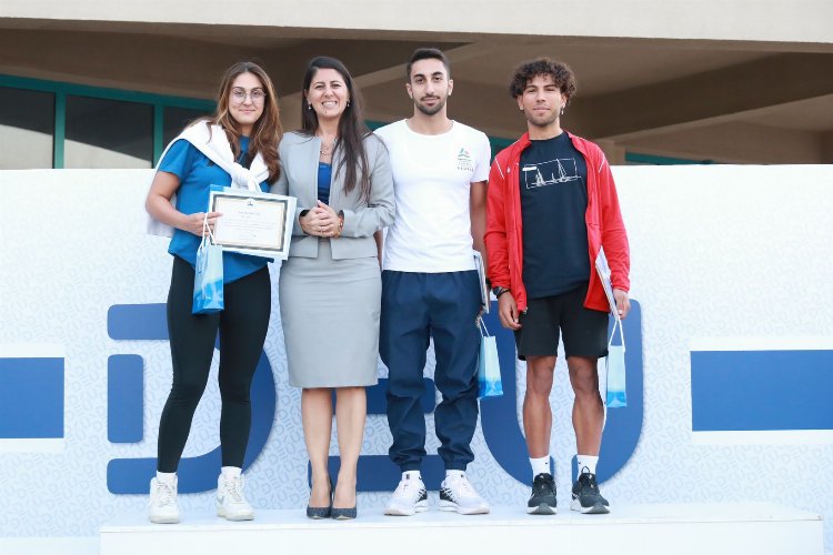 DEÜ Spor Şenliği’nde üniversiteliler ödüllendirildi