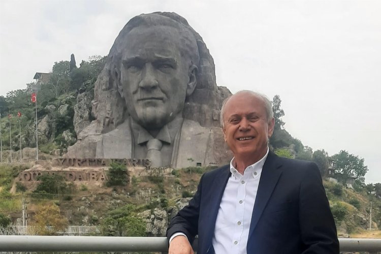 İzmir Buca’da Atatürk maskı tartışması