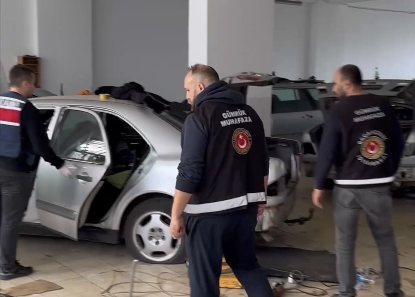 Düzce’de kaçak oto ve yedek parça operasyonunda 2 kişi yakalandı 