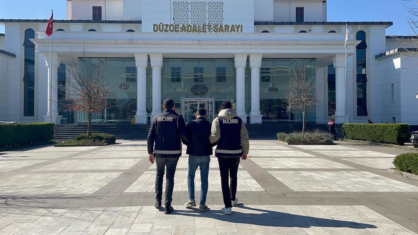 Kendisini kamu görevlisi olarak tanıtıp dolandırıcılık yapan kişi yakalandı