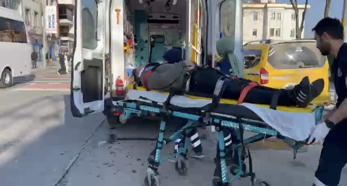 Düzce’de Motorsikletle Otomobil Çarpıştı 1 Yaralı