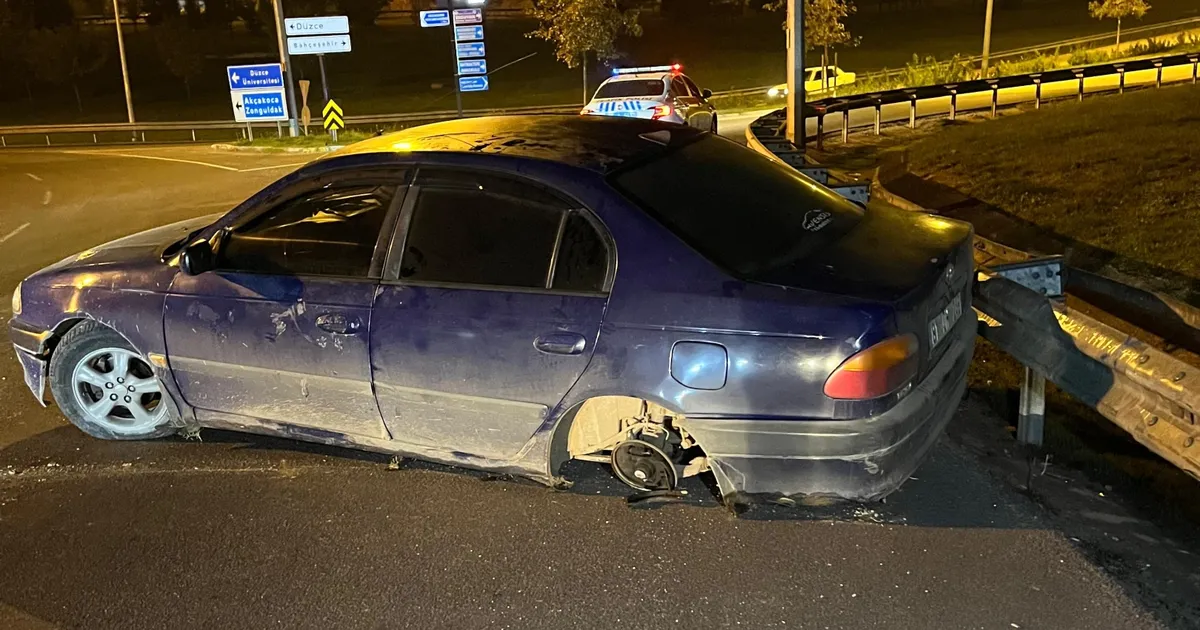 Düzce’de polise ‘dur’mayan sürücüyü kaza durdurdu!