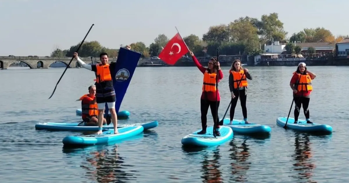 Kırkpınar Spor Bilimleri Fakültesi’nden ayakta kürek sörfü