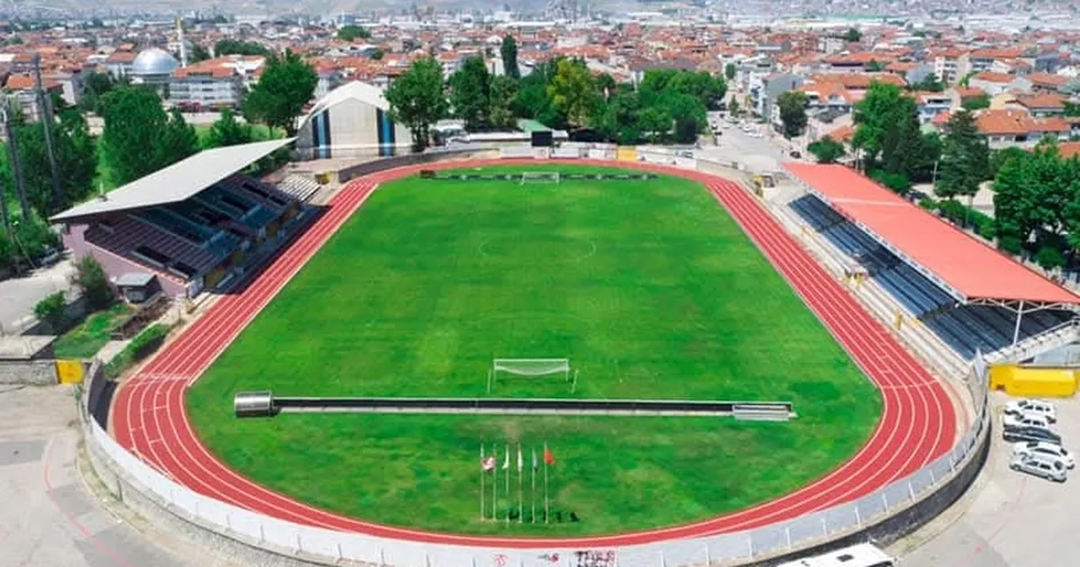 Bursa İnegöl İlçe Stadyumu zemini bakıma alındı