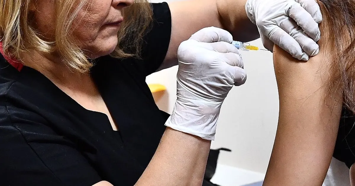 İzmir Büyükşehir HPV aşısı uygulamasını başlattı… Kadınlar ilk dozları yaptırdı