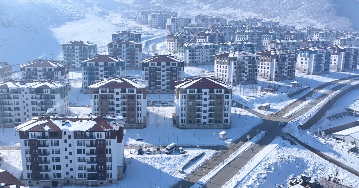 Elbistan’da afetzedeler yeni yuvalarına yerleşiyor