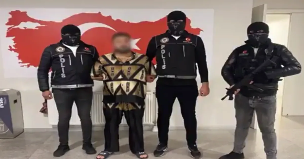 Kırmızı bültenli 3 yurtdışı firarisi daha yakalandı!