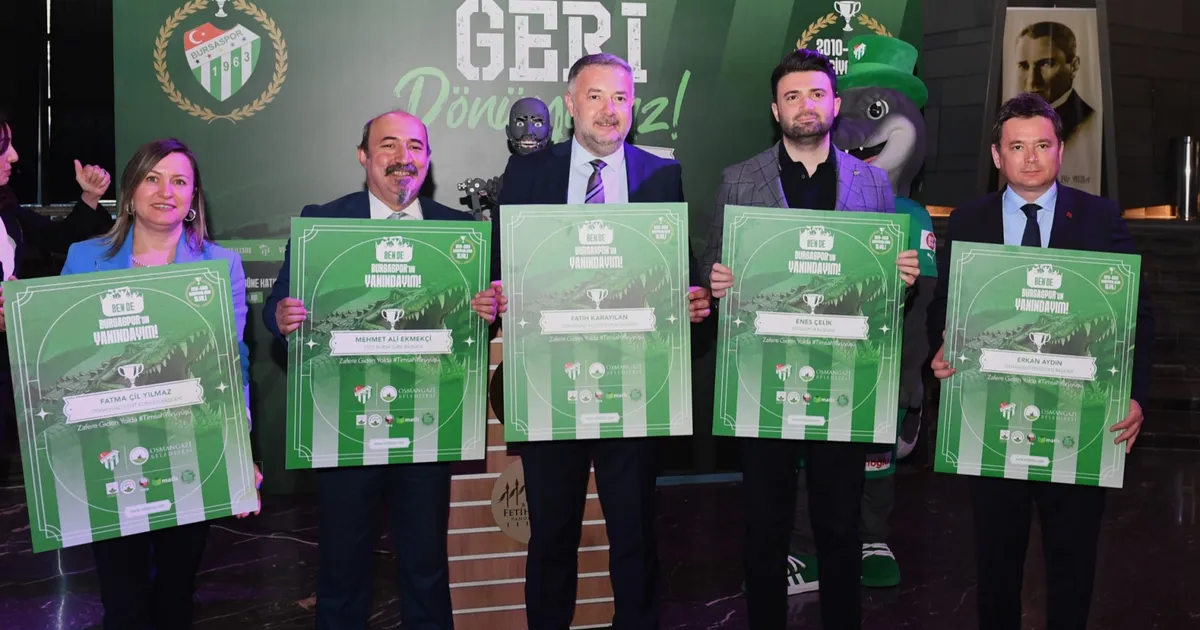 Bursa Osmangazi’de yeşil-beyaz sevdalılar buluştu… Türkiye’nin ilk insansı robotundan Bursaspor’a destek