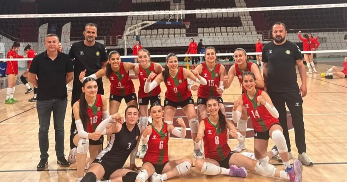 DBB Genç Kadınlar Voleybol Takımı Türkiye Şampiyonası’na galibiyetle başladı