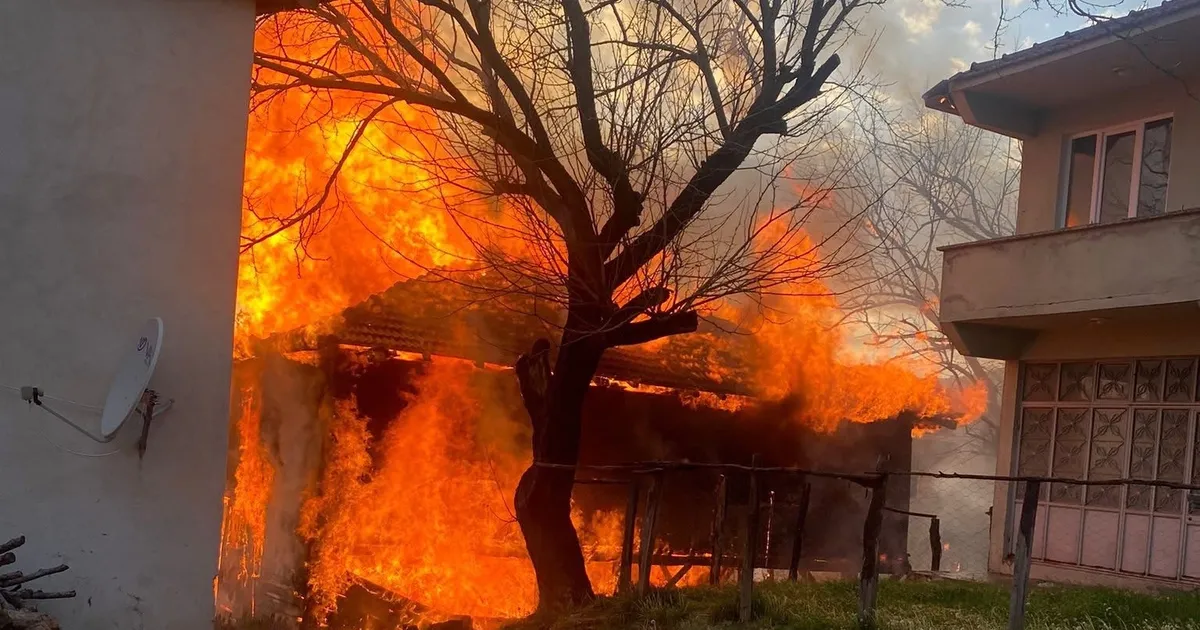 Düzce Yığılca’da ev ve traktör yandı