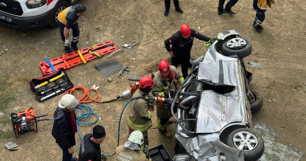Düzce’de otomobil 70 metre şarampole yuvarlandı!