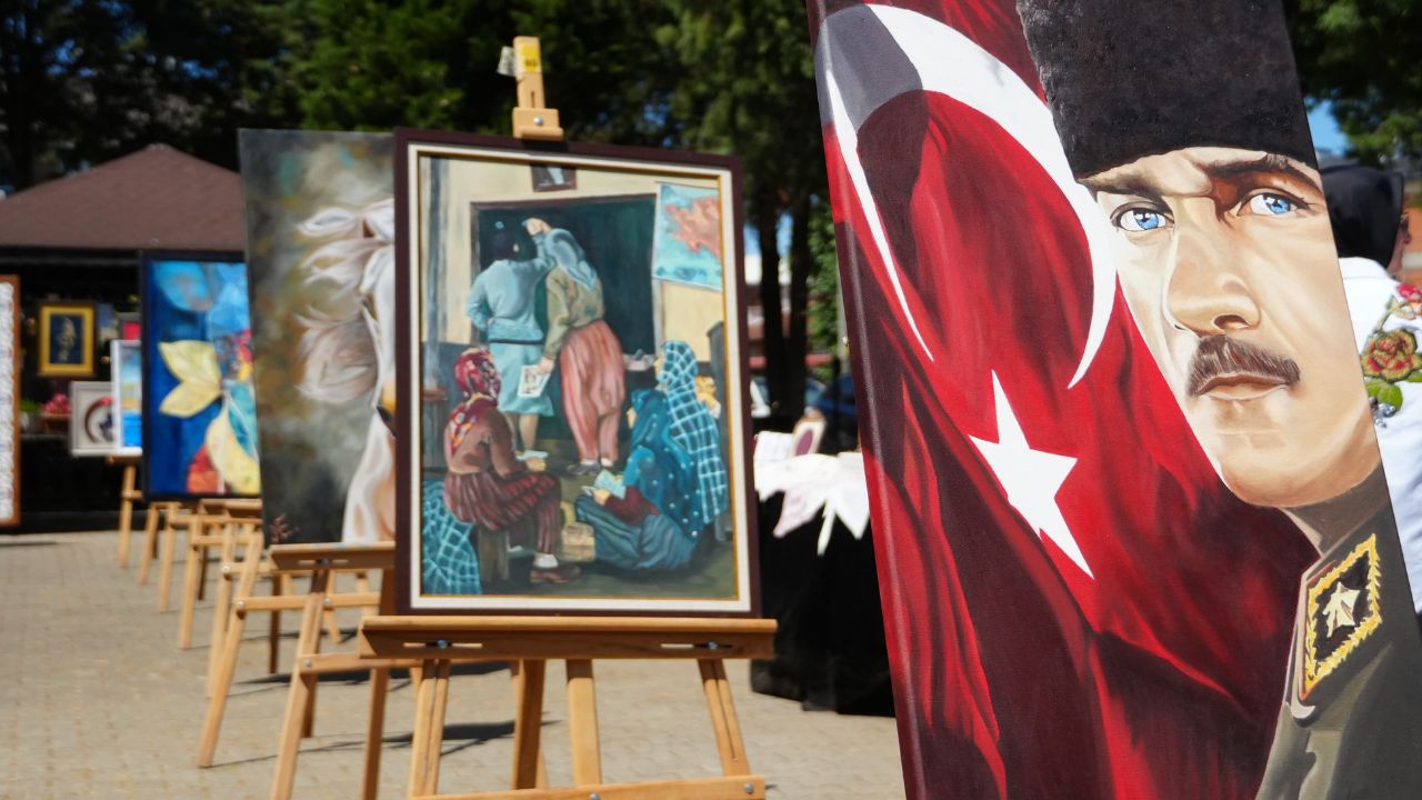 DÜZCE BELMEK KURSİYERLERİNDEN GÖZ DOLDURAN SERGİ “ELİMİZDEKİ EMEK, DÜZCE BELMEK”