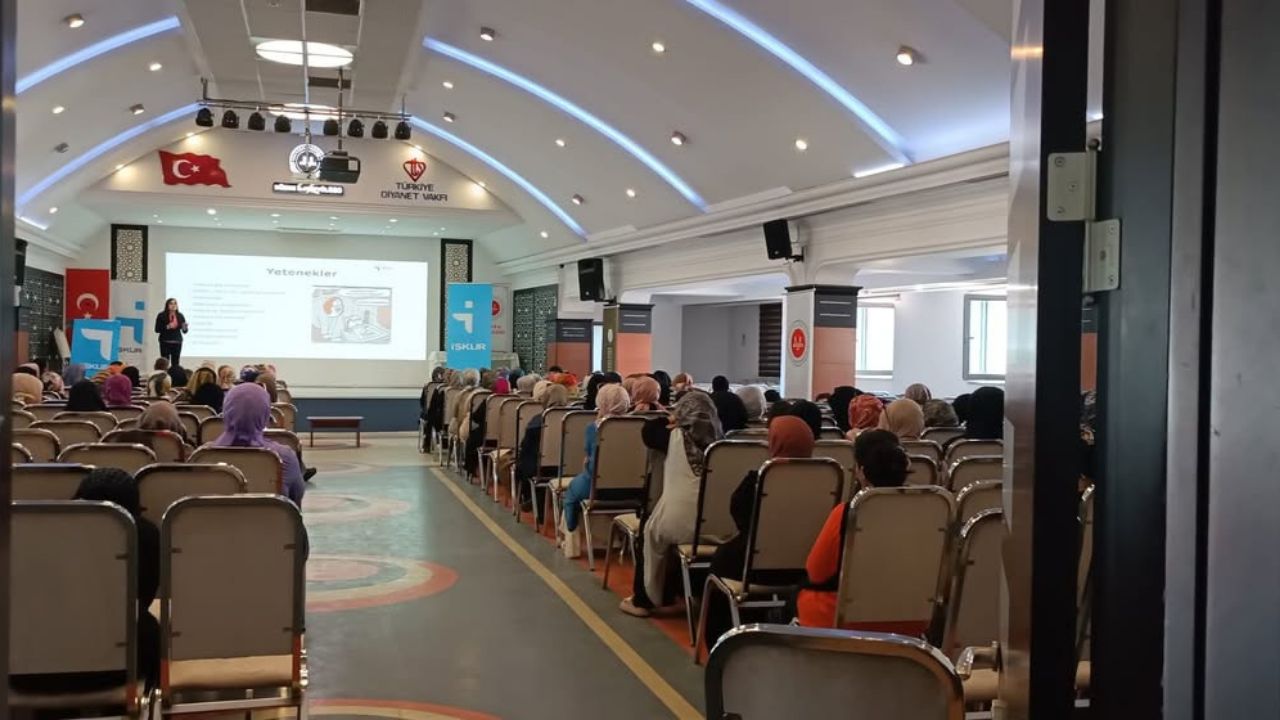 MÜFTÜLÜK PERSONELİNE KIRIM KONGO KANAMALI ATEŞİ EĞİTİMİ VERİLDİ