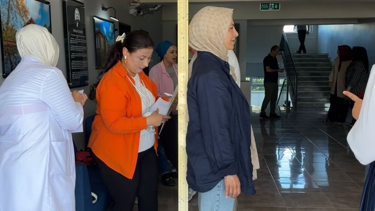 ÖĞRETMENLER VE OKUL ÇALIŞANLARI İDEAL KİLO İÇİN ÖLÇÜLDÜ