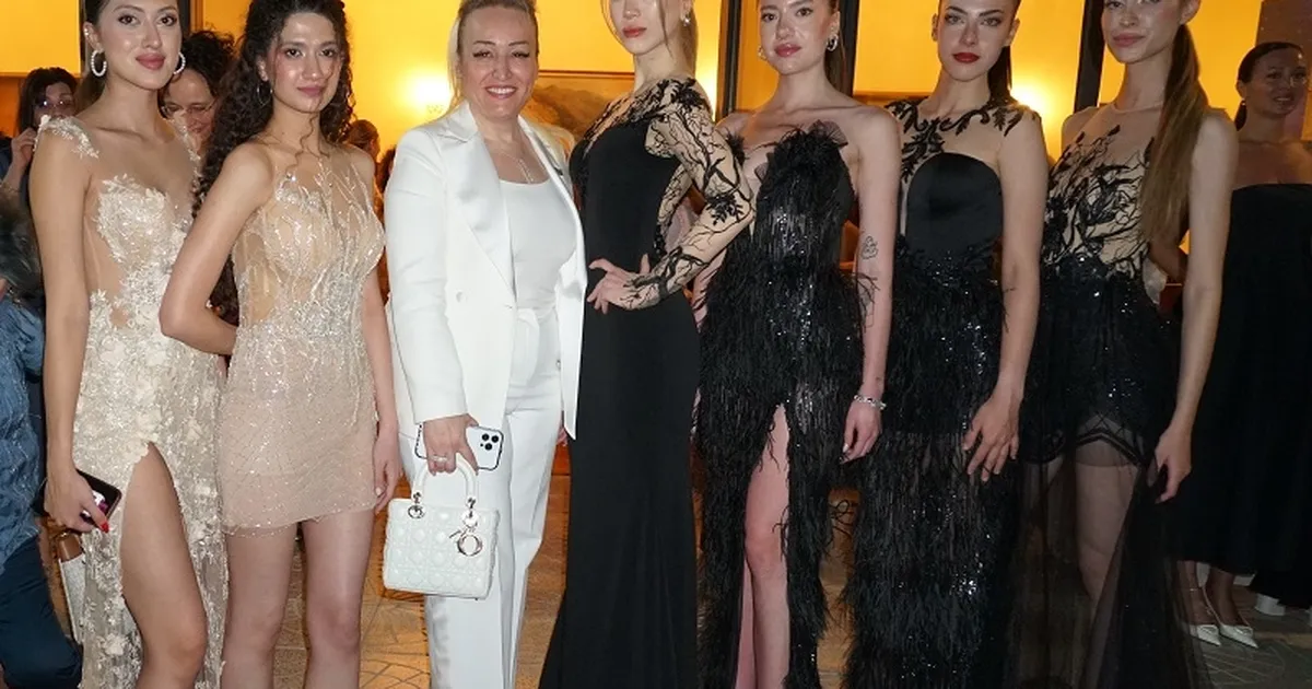 Bulgaristan Ankara Büyükelçiliğinde muhteşem bir defile
