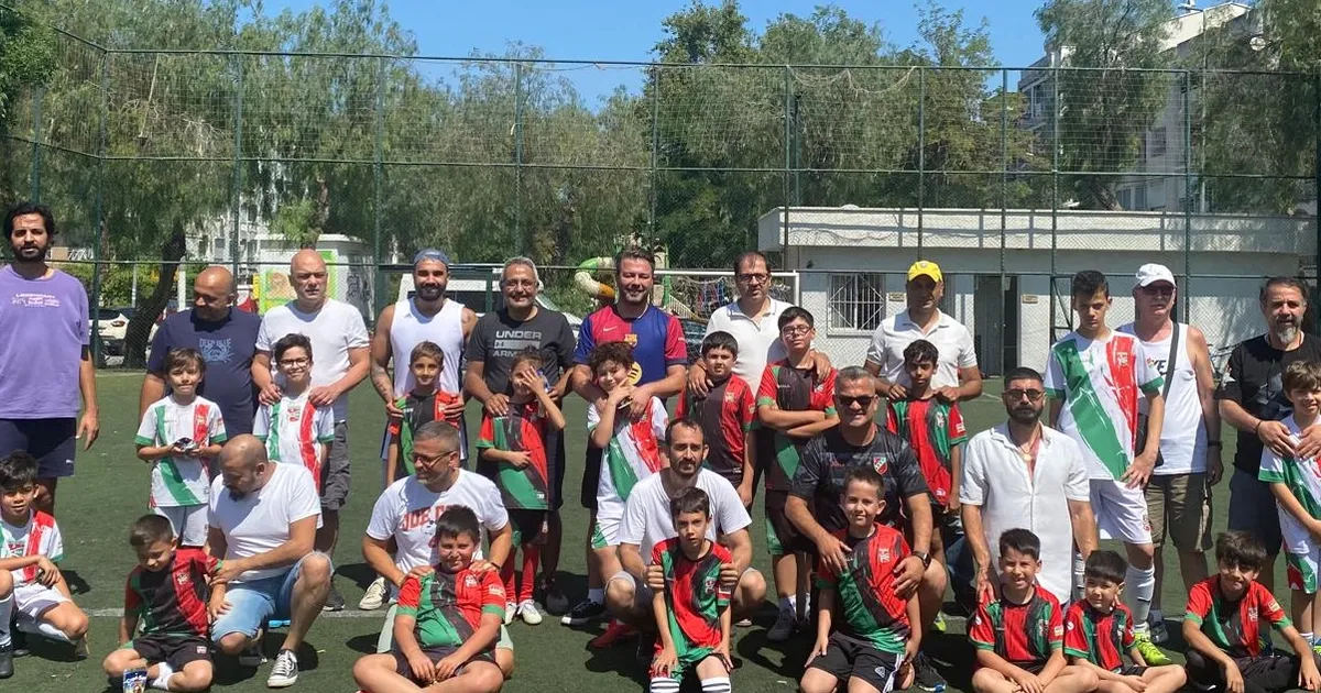 Geleneksel “Babalar Günü” maçında minikler galip geldi