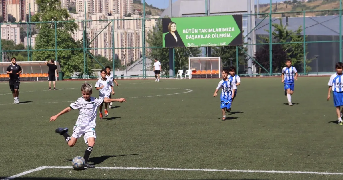 İzmit’in Kurtuluş Kupası coşkuyla tamamlandı