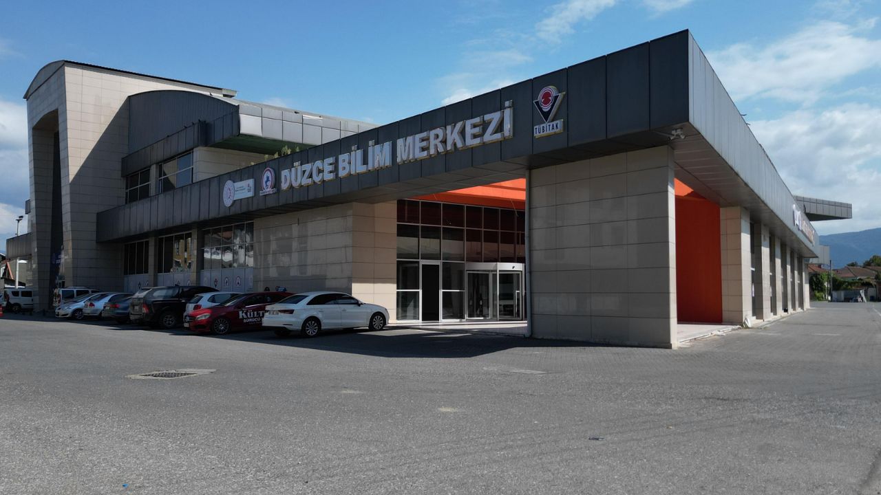 TÜBİTAK Destekli Yaz Akademileri Bu Yaz Düzce’de Ortaokul Öğrencilerini Bilimle Buluşturuyor