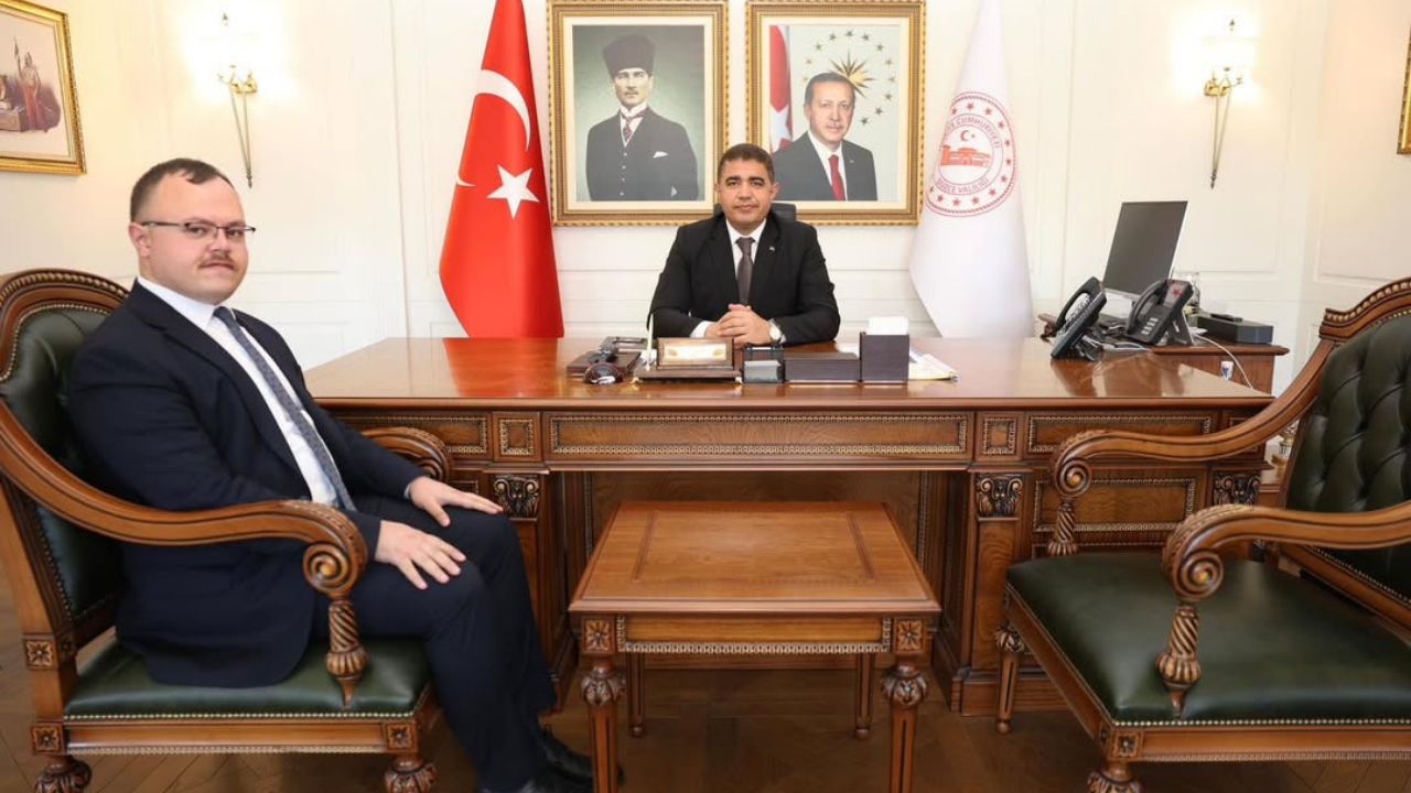 Kaynaşlı’nın Yeni Kaymakamı Gökmenoğlu, Görevine Başladı