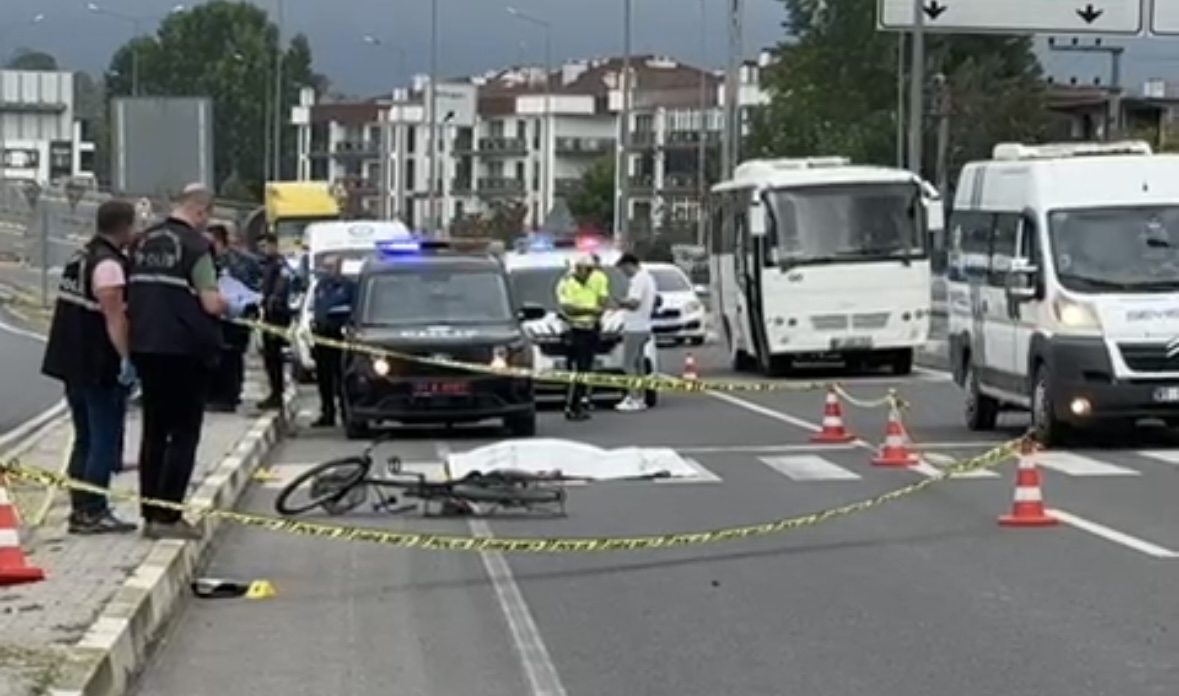 Düzce’de minibüs çarptı: Bisikletli vatandaş hayatını kaybetti