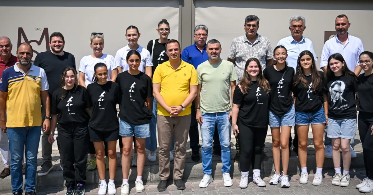 Bornova’nın sultanları set vermeden zirvede
