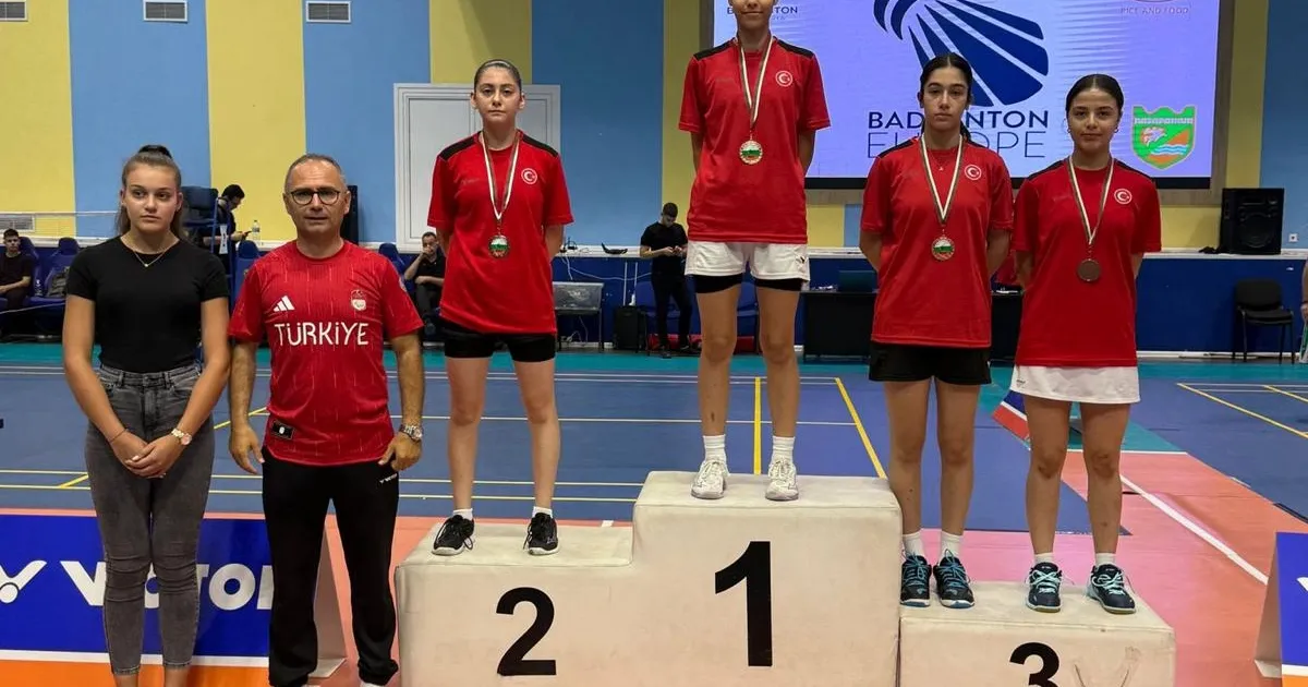 Bursa Osmangazili badmintonculardan gururlandıran başarı
