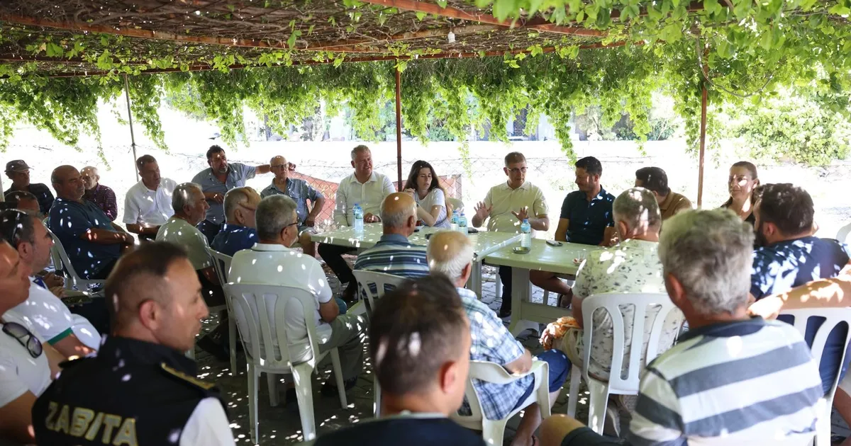 İzmir’de Başkan Tugay’dan yangınzedelere destek ziyareti