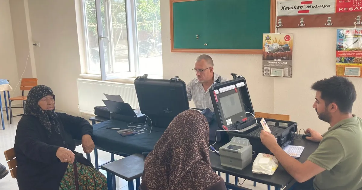 Keşan’da 9439 kişiden 1625 kişi kimliklerini yeniledi