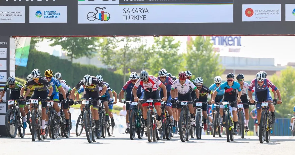 Sakarya’da nefes kesen şampiyona; Genç pedallar zirve için yarıştı