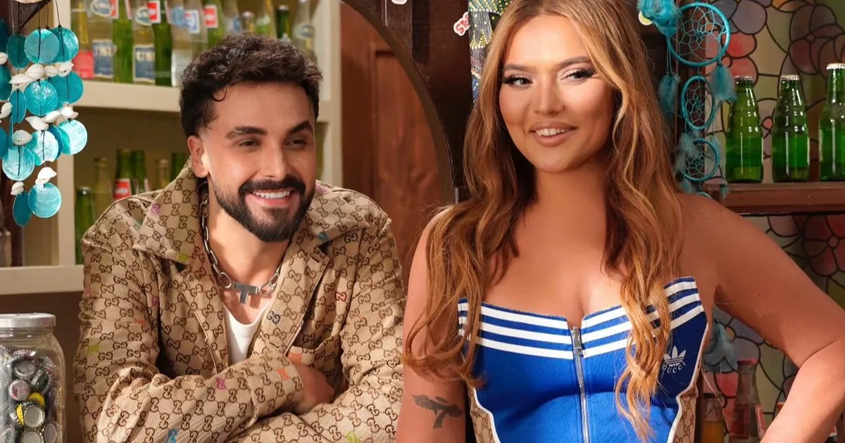 Sefo ve Demet Akalın dünyayı sallıyor!  “Yerinde Dur” billboard listesinde 17. sırada!