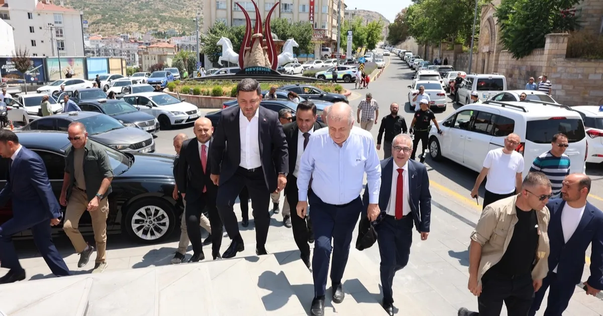 Ümit Özdağ’dan Rasim Arı’ya ziyaret