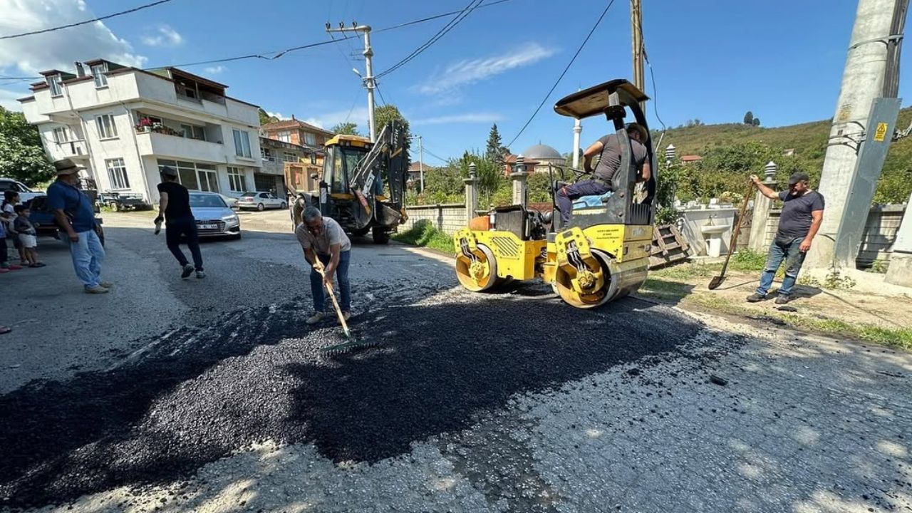 Arabacı Köyü’nde Yol Bakım ve Kasis Çalışmaları Tamamlandı
