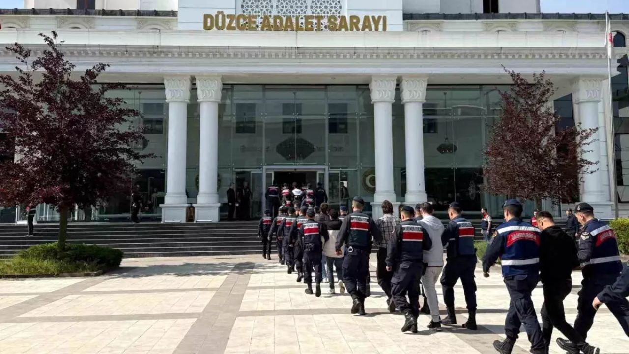 Düzce’de Asayiş Uygulamaları; 74 Aranan Şahıs Yakalandı