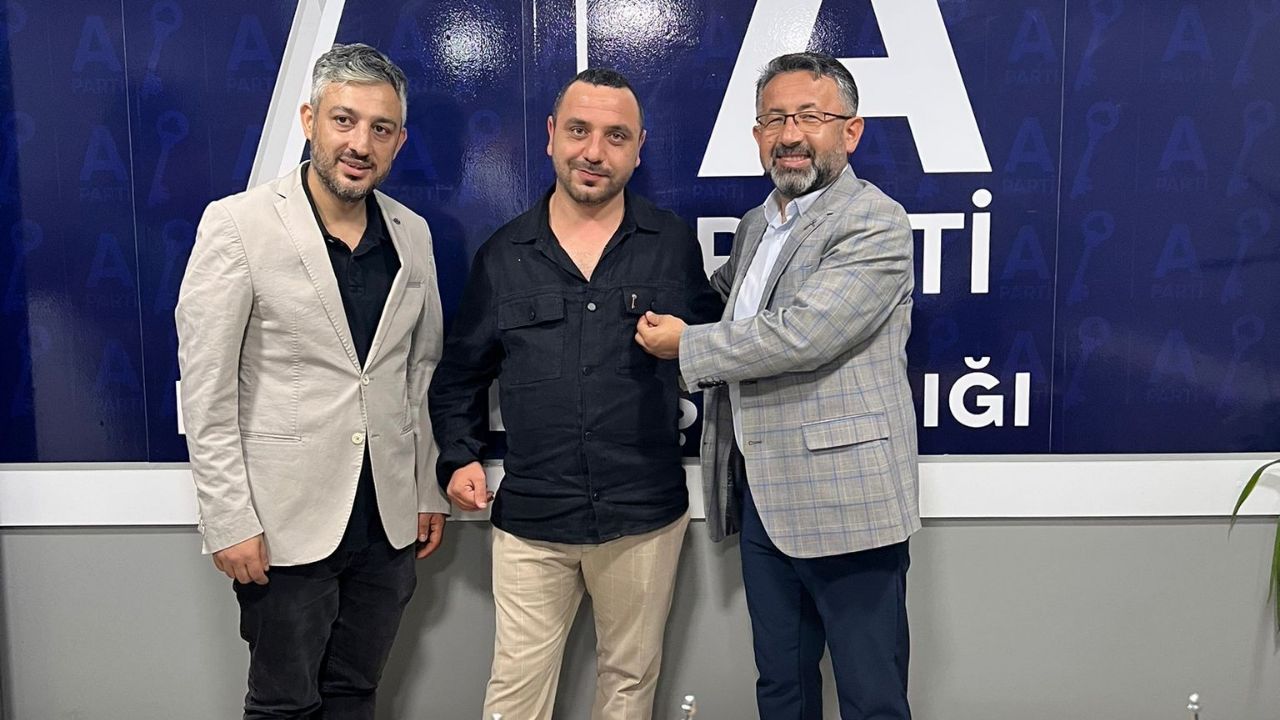 Anahtar Parti Düzce Merkez İlçe’de Büyümeye Devam Ediyor; ”Rozetler Kalplere Takılıyor”