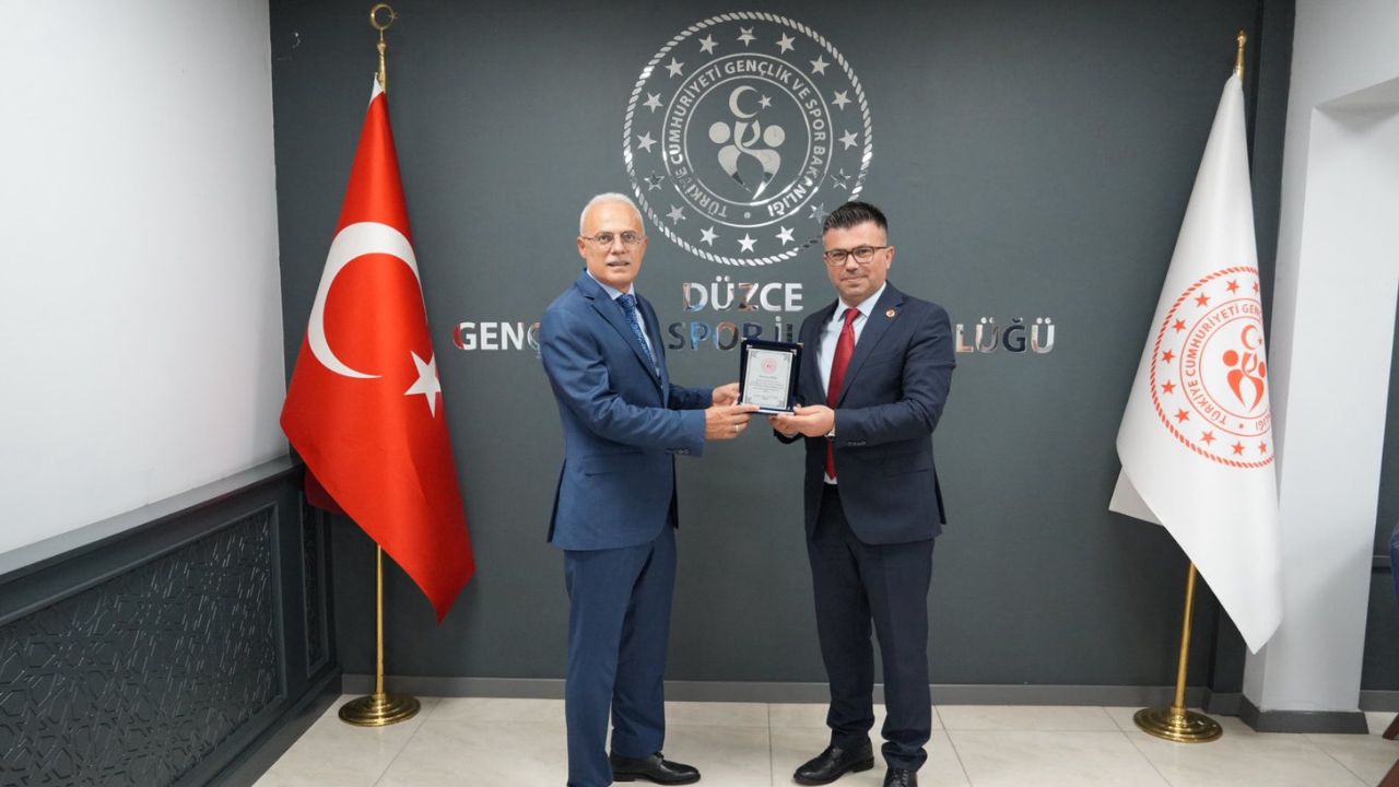 İsa Yazıcı Görevini Zekeriya Arslantürk’e Devretti