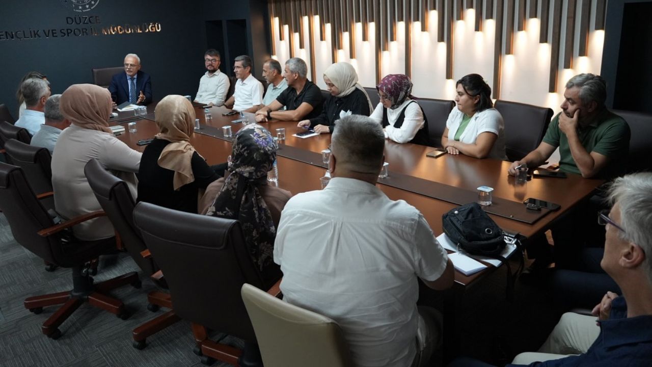 İl Müdürü Arslantürk, Gençlik ve Yurt Müdürleriyle Tanışma Toplantısı Yaptı