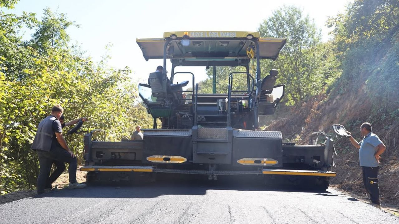 Akçakoca Deredibi Köyü’nde Asfalt Çalışması Tamamlandı