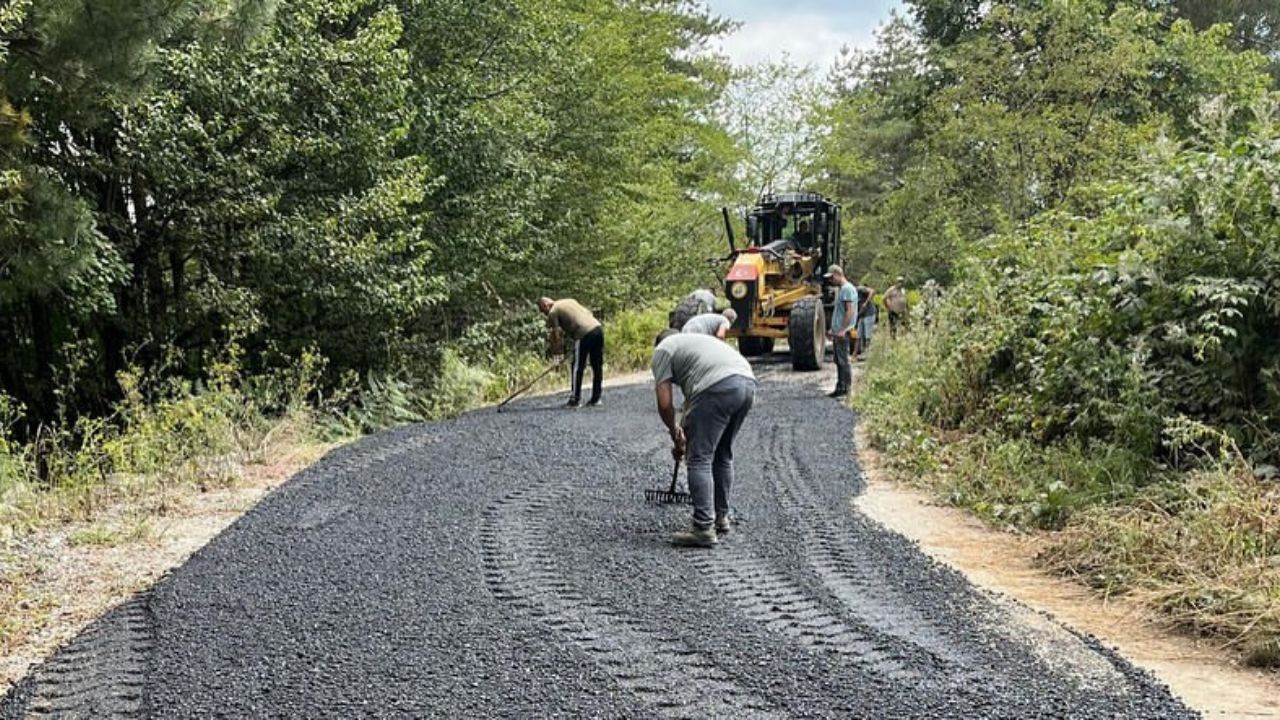 Çatalçam Köyü’nde Yol Onarım Çalışmaları Devam Ediyor