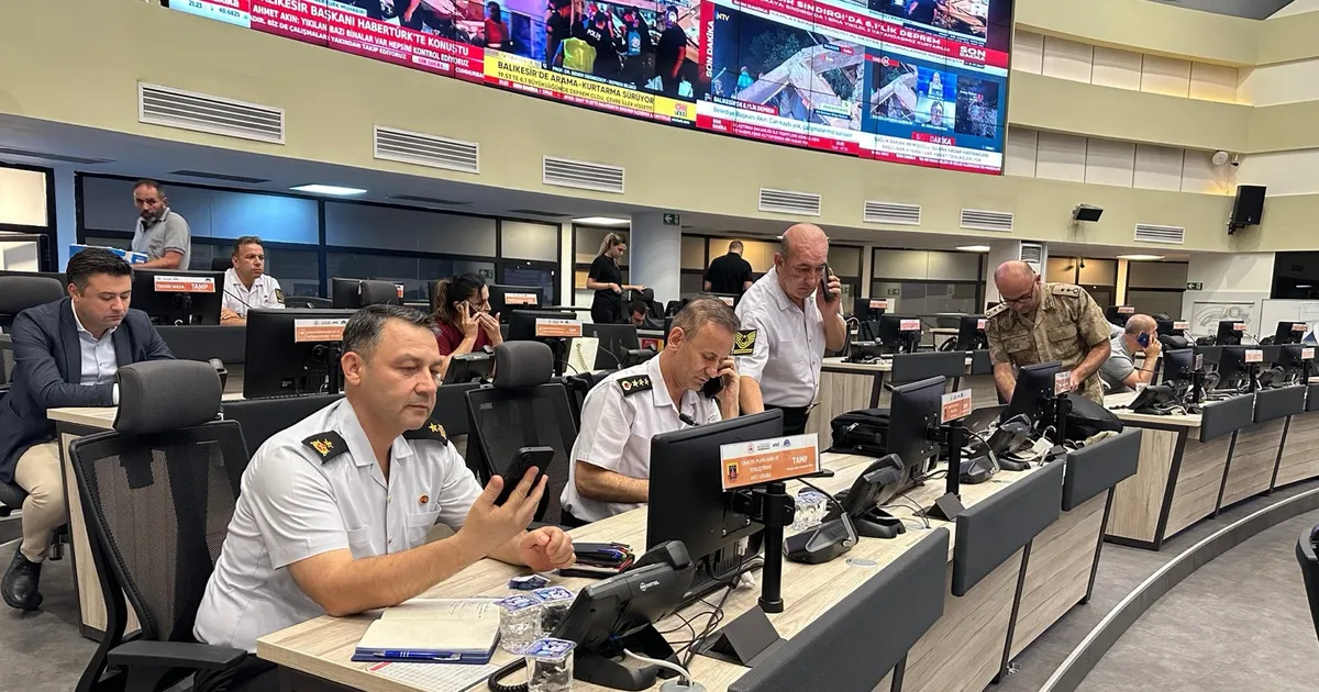 AFAD: 20 artçı deprem kaydedildi, 24 hasar ihbarı geldi