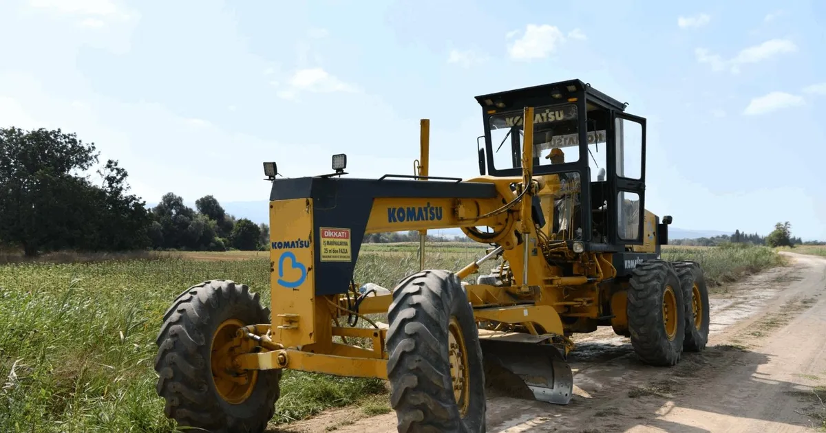 Balıkesir’de tarla ve zeytinlik yollarına büyük dokunuş