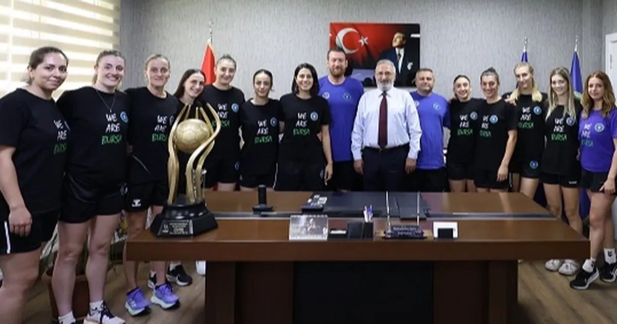 Bursa Büyükşehir Belediyespor Kadın Hentbol’da imzalar atıldı