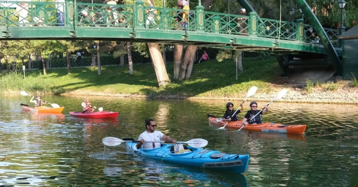 Eskişehir’den yetişkinlere deniz kanosu deneyimi