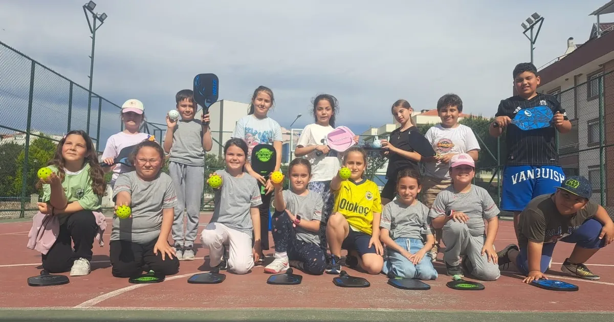 İzmir’de Bostanlıspor’dan Pickleball için “Aile Okulu”