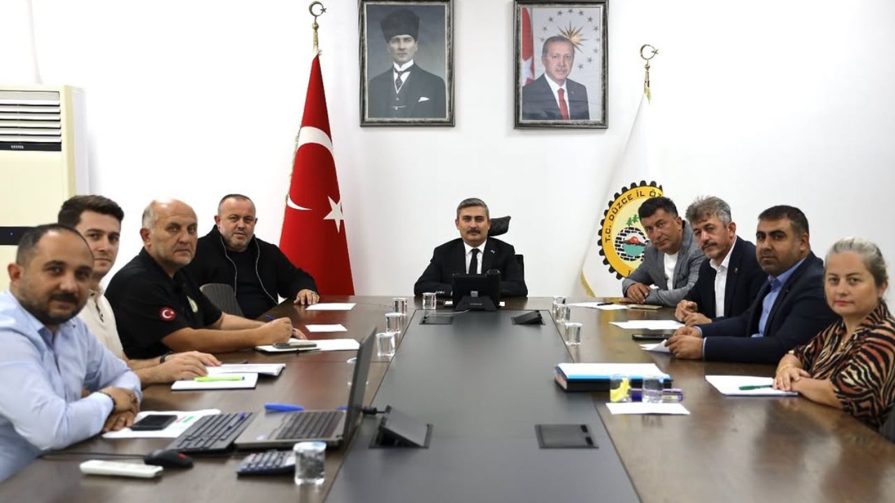 Düzce İl Özel İdaresi’nde Encümen Toplantısı Gerçekleştirildi