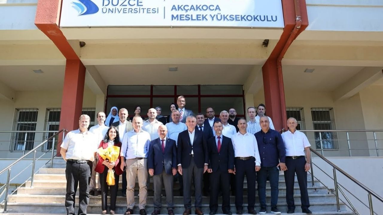 Akçakoca Turizm Fakültesi’nde Devir Teslim Töreni Gerçekleştirildi